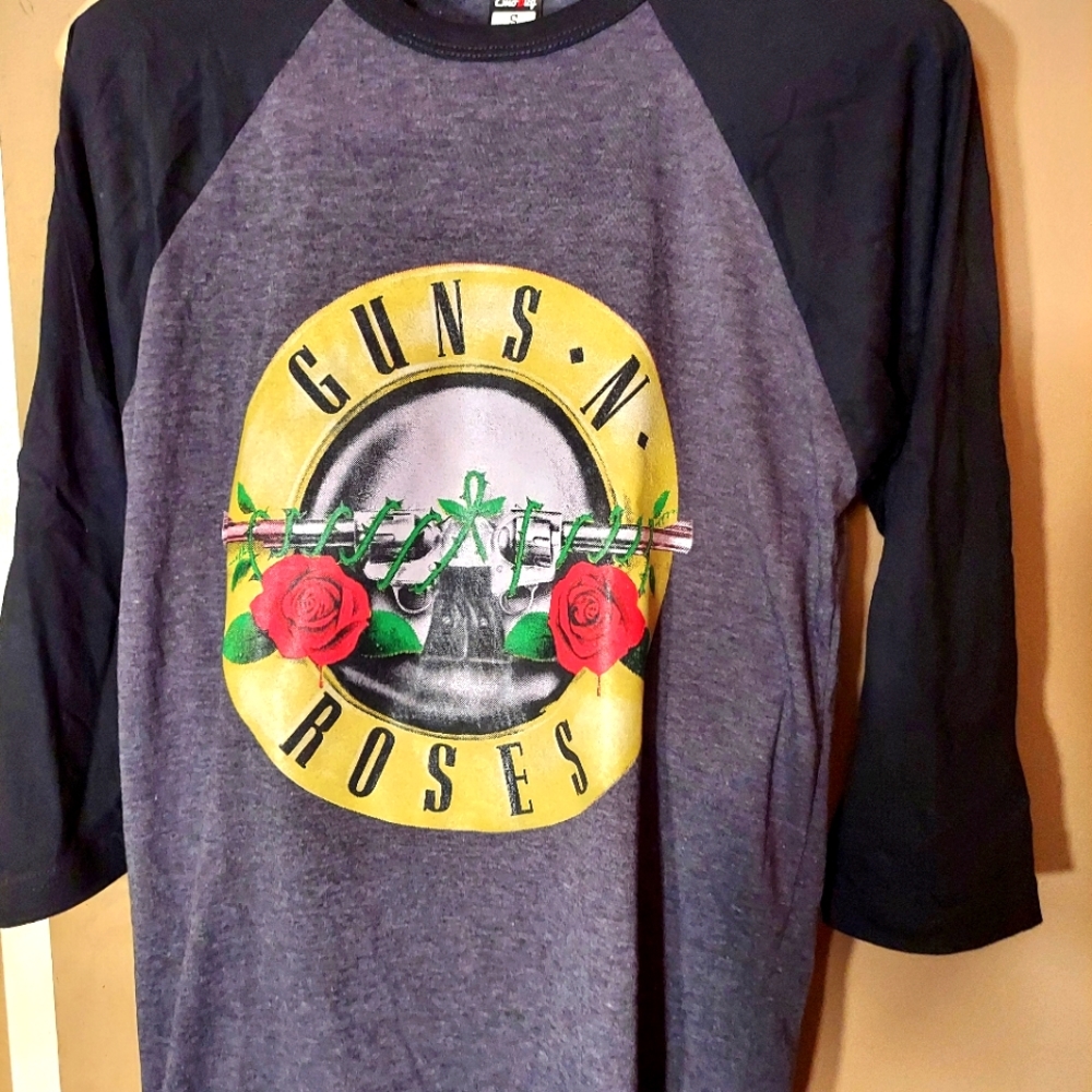 Guns N' Roses Long Sleeve Shirt Women's Small.